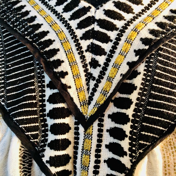 Linen top in gold and black - Picture 2 of 6